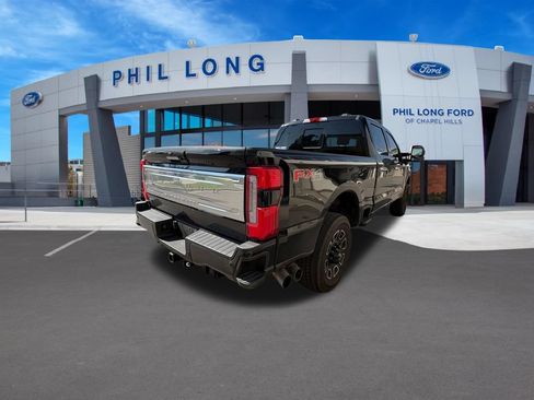 Used 2023 Ford F350 Platinum w/ FX4 Off-Road Package AWD/4WD image 5
