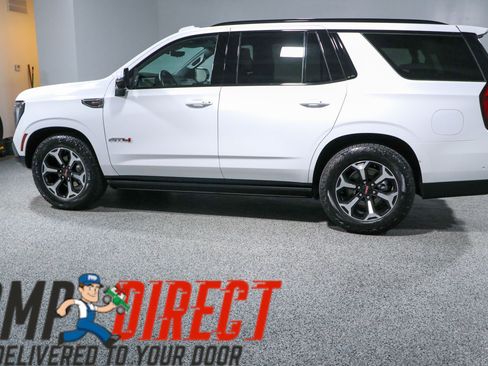 Used 2025 GMC Yukon AT4 w/ AT4 Premium Plus Package AWD/4WD image 10