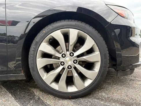 Used 2018 Chevrolet Malibu Premier w/ Premier Sun and Wheel Package FWD image 27
