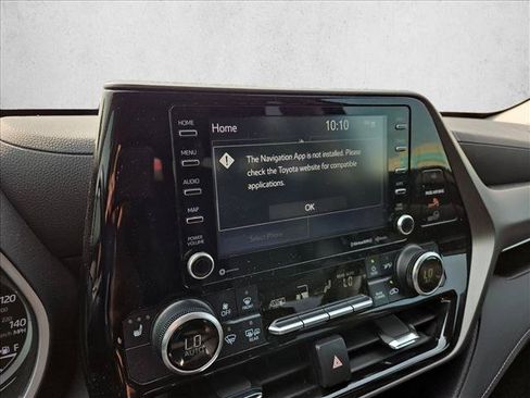 Used 2021 Toyota Highlander XLE FWD image 12