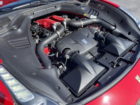 Used 2017 Ferrari California T image 44