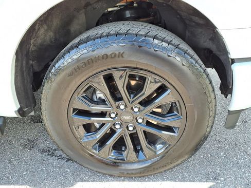 Used 2024 Ford F150 Lariat w/ Equipment Group 502A High AWD/4WD image 9