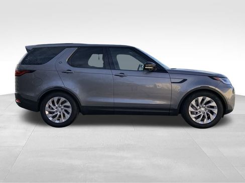 Certified 2025 Land Rover Discovery S image 4
