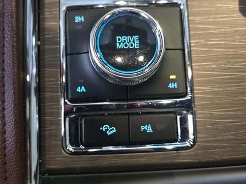 Used 2024 Ford Expedition Limited AWD/4WD image 26