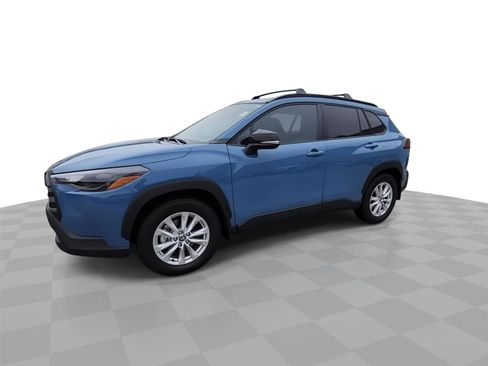 Used 2026 Toyota Corolla Cross LE w/ Moonroof Package FWD image 4