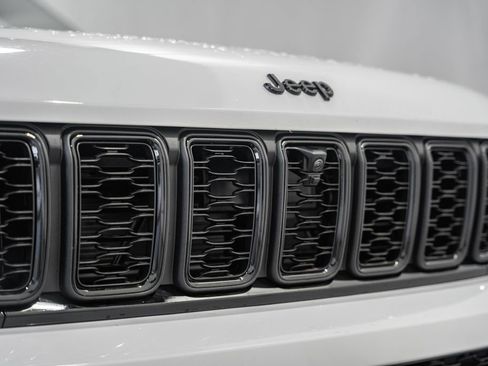 New 2025 Jeep Grand Cherokee L Limited w/ Luxury Tech Group II image 12