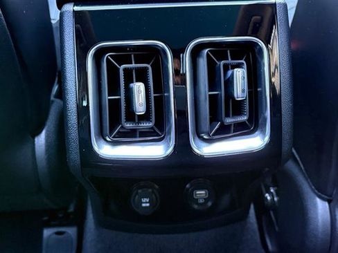 Used 2023 Kia Sorento SX image 23