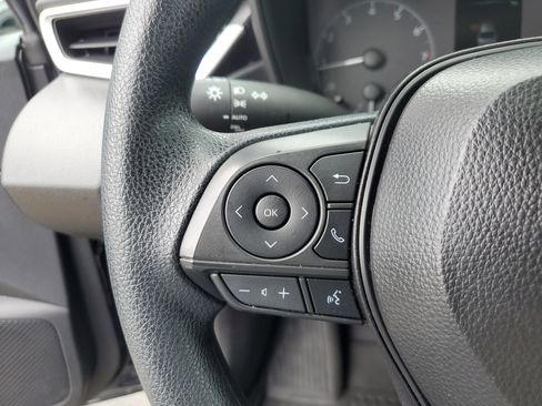 Used 2025 Toyota Corolla LE FWD image 26