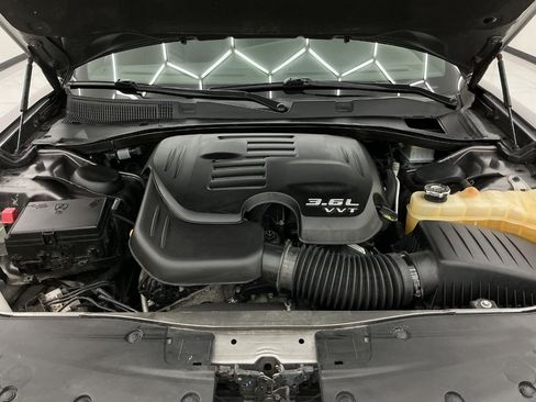 Used 2020 Dodge Charger SXT w/ Leather Interior Group RWD image 45