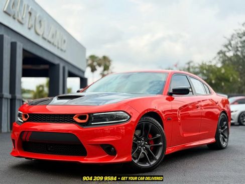 Used 2023 Dodge Charger R/T w/ Plus Group RWD image 2