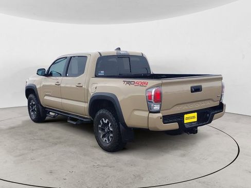 Used 2020 Toyota Tacoma TRD Off-Road w/ Technology Package image 3