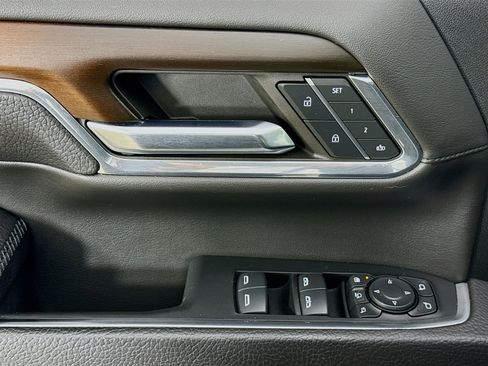 Used 2024 GMC Sierra 2500 Denali w/ Denali Reserve Package image 18