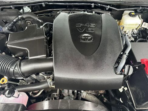 Used 2021 Toyota Tacoma TRD Off-Road w/ TRD Premium Off Road Package image 8