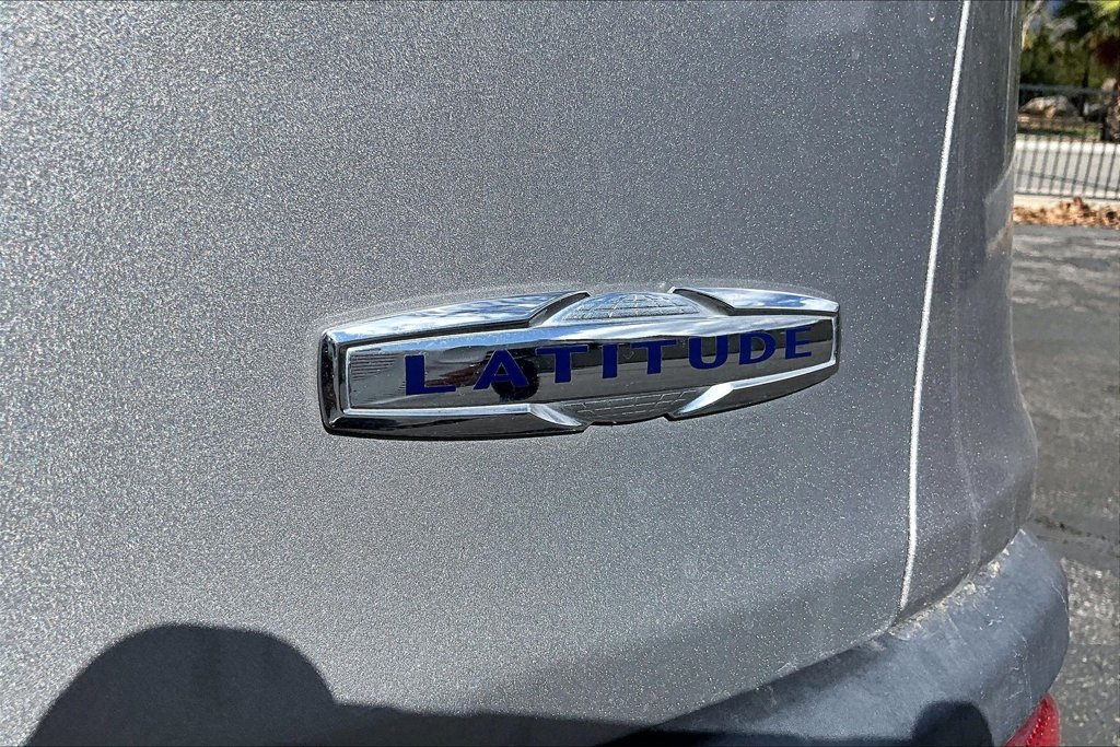 Used 2015 Jeep Cherokee Latitude FWD image 22