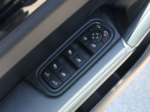 Used 2023 Porsche Cayenne S AWD/4WD image 13