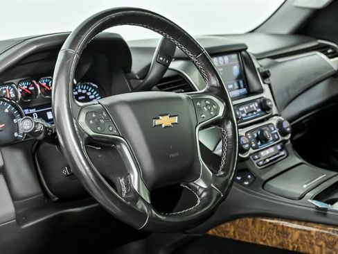 Used 2018 Chevrolet Suburban Premier AWD/4WD image 19