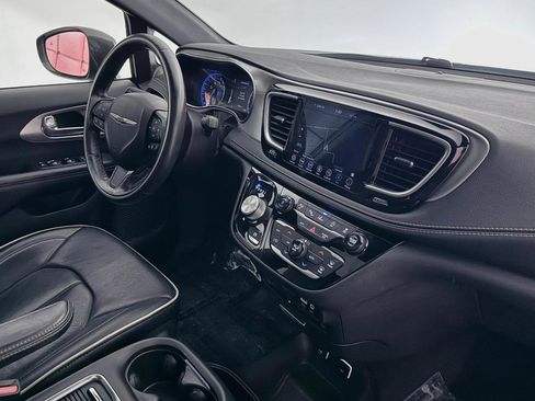 Used 2019 Chrysler Pacifica Limited w/ Advanced Safetytec Group image 27