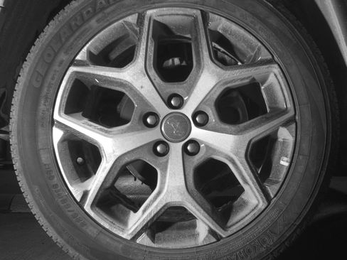 Used 2025 Jeep Compass Limited image 15