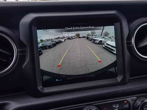 Used 2022 Jeep Wrangler Unlimited Sahara AWD/4WD image 22