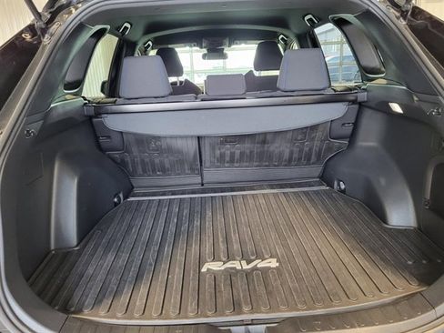 Used 2023 Toyota RAV4 SE image 16
