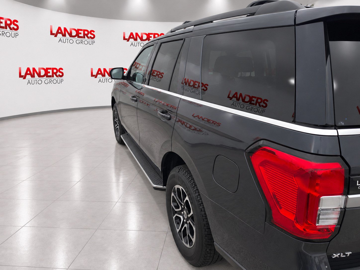Certified 2022 Ford Expedition XLT RWD image 7