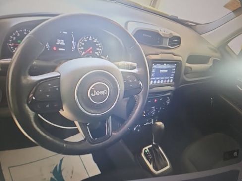 Used 2018 Jeep Renegade Altitude w/ Safety & Security Group AWD/4WD image 9