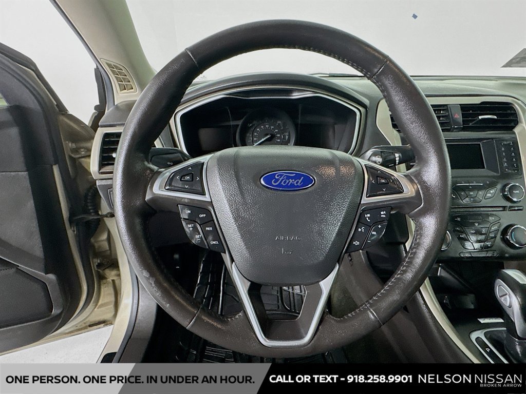 Used 2016 Ford Fusion SE w/ Equipment Group 502A FWD image 11