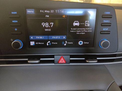 Used 2025 Hyundai Elantra SE FWD image 25