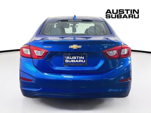 Used 2017 Chevrolet Cruze LT w/ Convenience Package FWD image 6