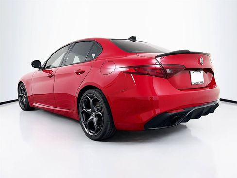 Used 2019 Alfa Romeo Giulia Ti Sport w/ Quick Order Package 22U Sport RWD image 12