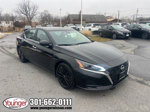 Certified 2025 Nissan Altima 2.5 SV w/ SV Special Edition Package image 1