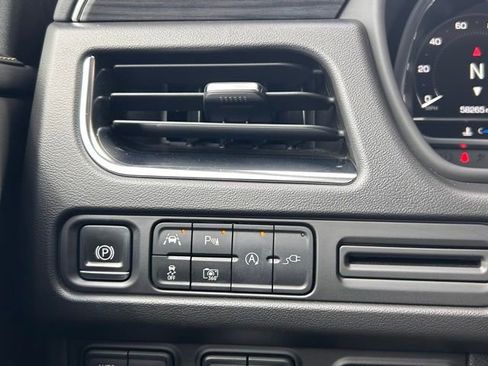 Used 2022 GMC Yukon XL SLT w/ SLT Premium Package image 22