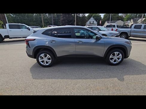 New 2026 Chevrolet Trax LS w/ Driver Confidence Package FWD image 9