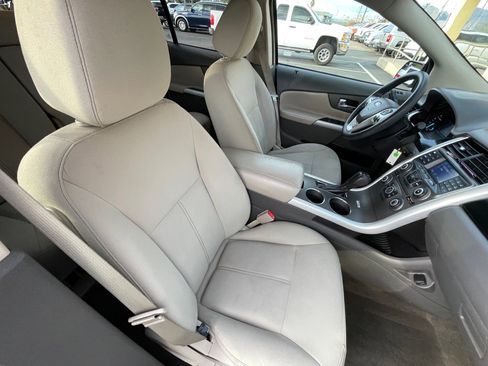 Used 2013 Ford Edge SE image 22