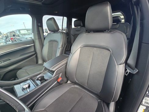 New 2026 Jeep Grand Cherokee Altitude AWD/4WD image 26