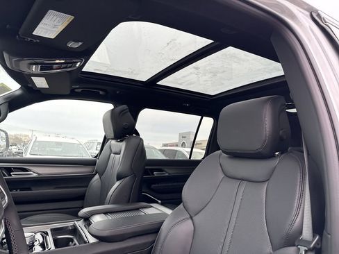 New 2026 Jeep Grand Wagoneer Limited w/ Premium Group II image 19