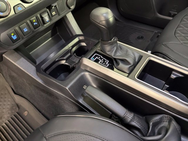 Used 2022 Toyota Tacoma SR5 AWD/4WD image 28