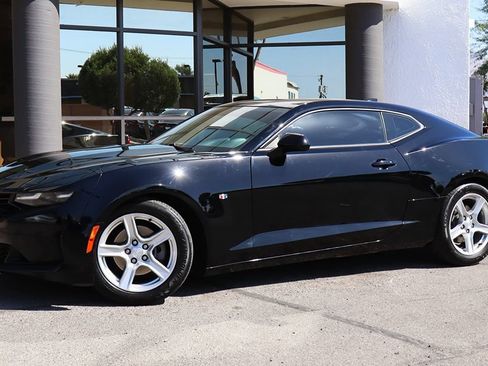 Used 2022 Chevrolet Camaro LT RWD image 3