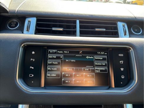 Used 2016 Land Rover Range Rover Sport HSE image 32