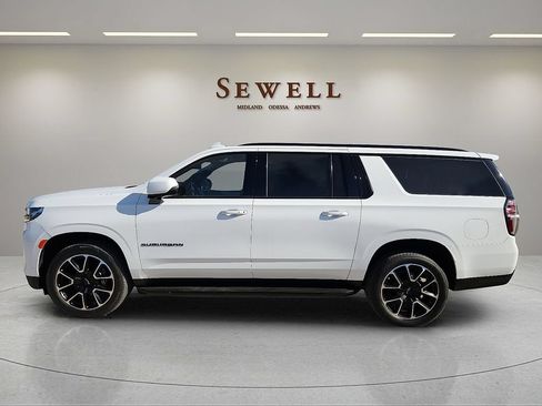 Used 2022 Chevrolet Suburban RST w/ Luxury Package AWD/4WD image 2