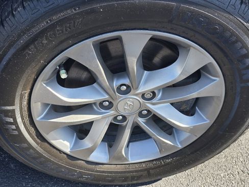 Used 2020 Hyundai Santa Fe SEL FWD image 11