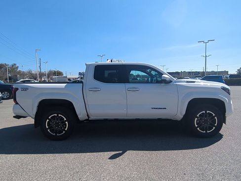 Used 2024 Toyota Tacoma TRD Sport image 12