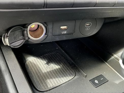 Used 2025 Hyundai Elantra Sport FWD image 18