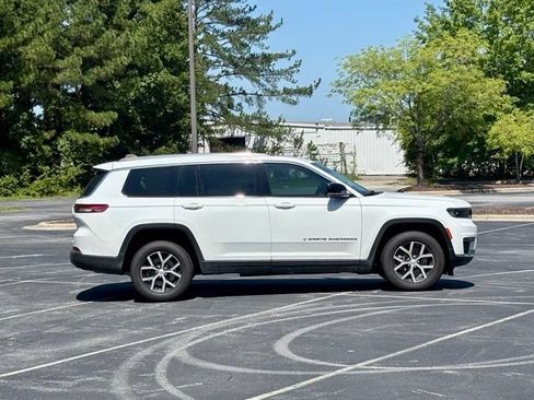 Used 2023 Jeep Grand Cherokee L Limited w/ Luxury Tech Group II AWD/4WD image 9