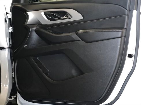 Used 2018 Chevrolet Traverse LT FWD image 17