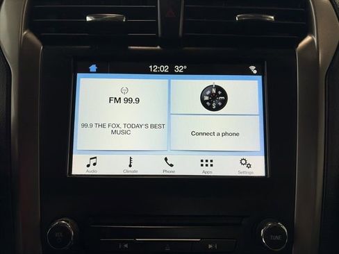 Used 2017 Ford Fusion SE w/ Fusion SE Technology Package image 20