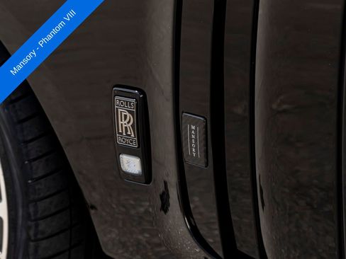 Used 2023 Rolls-Royce Phantom Sedan w/ The Phantom Package RWD image 42