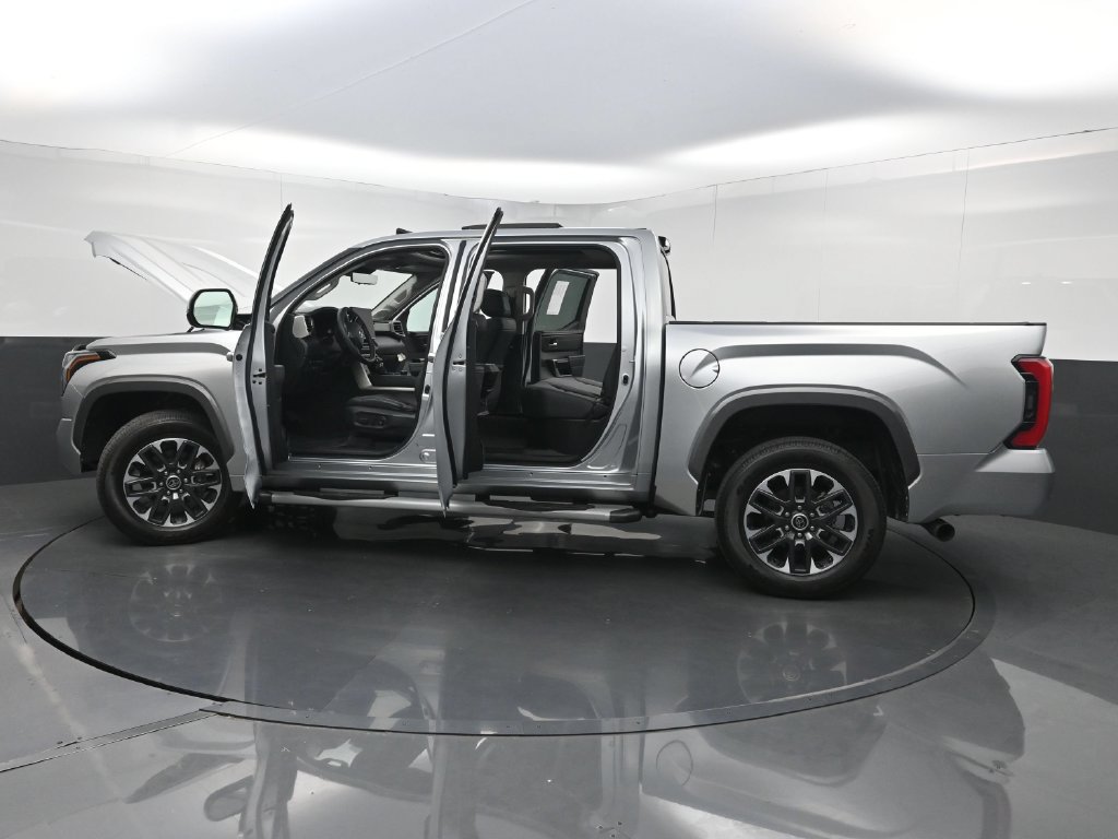 Used 2023 Toyota Tundra Limited AWD/4WD image 40