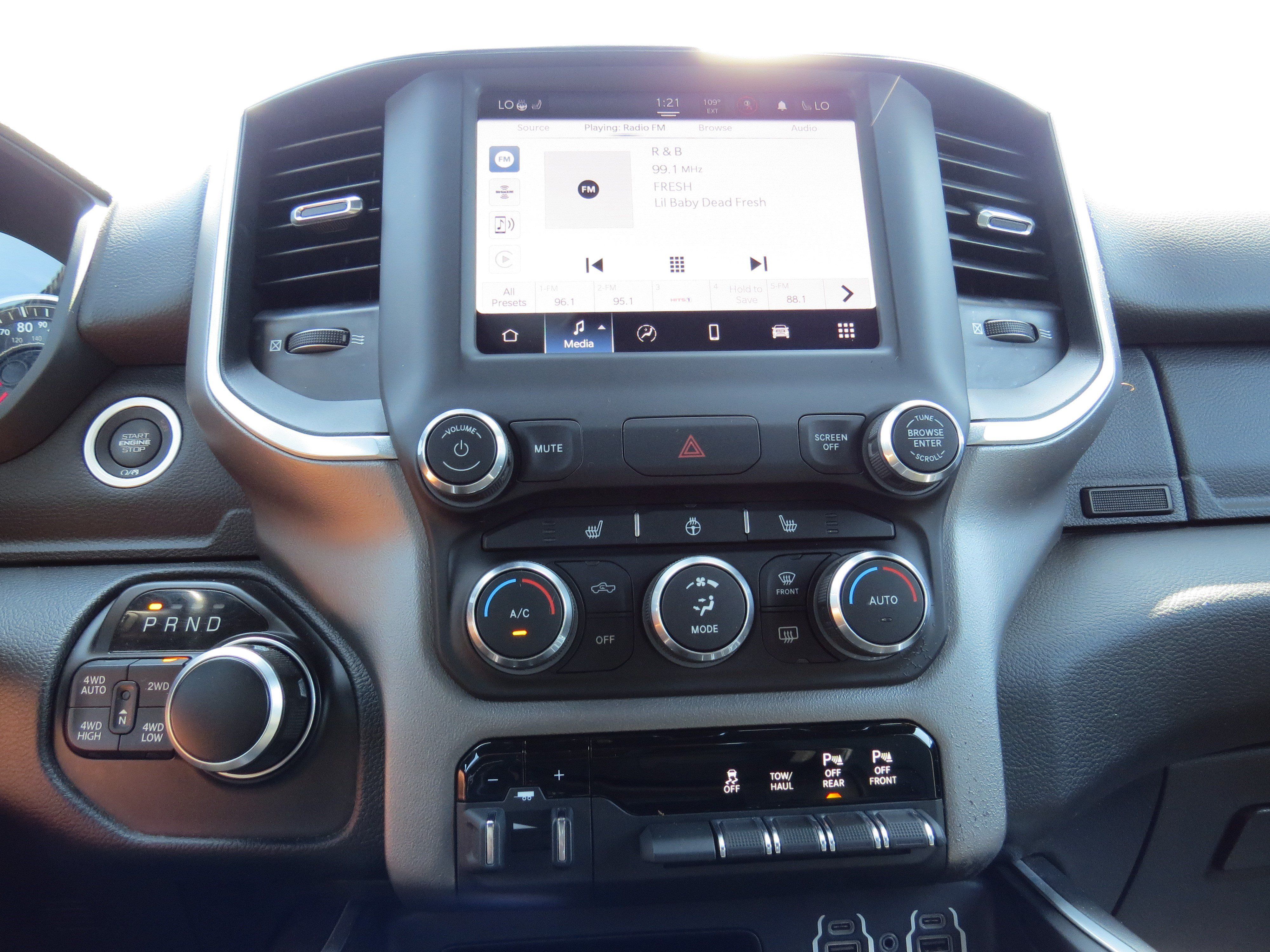 Used 2022 RAM 1500 Big Horn AWD/4WD image 22