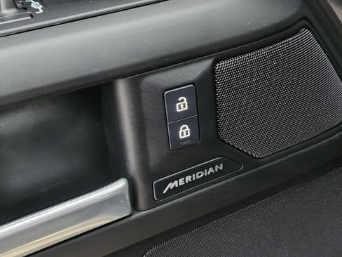 Certified 2025 Land Rover Defender 90 S image 29